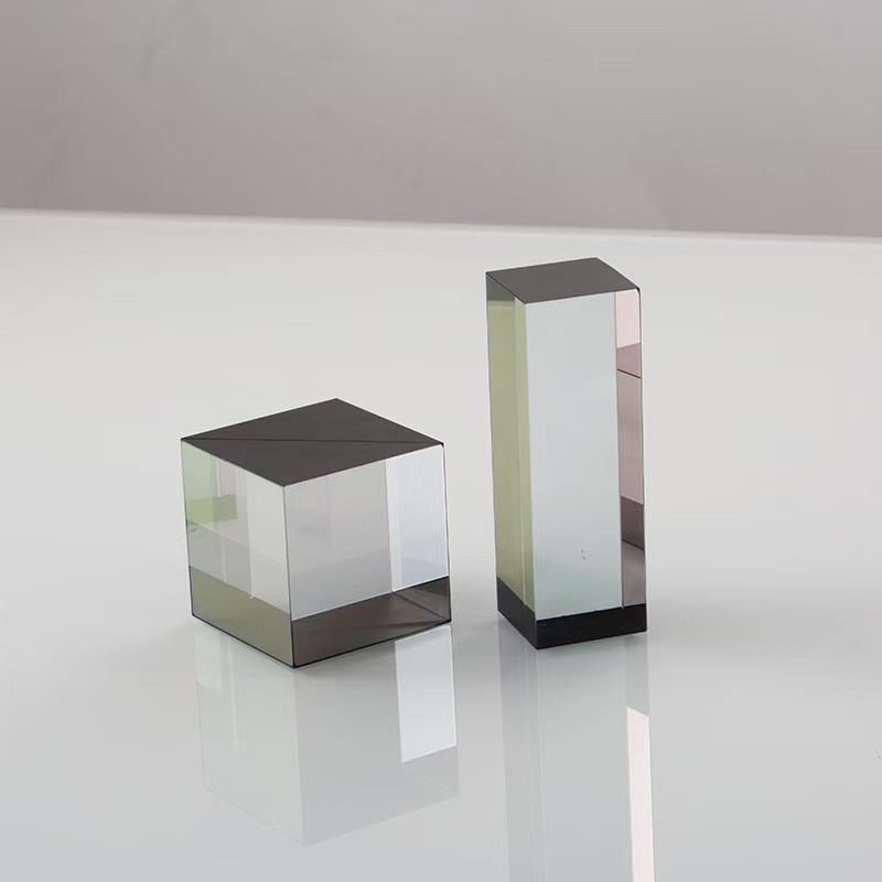 Beamsplitters Selection Guide: Types, Applications, and Key Criteria
